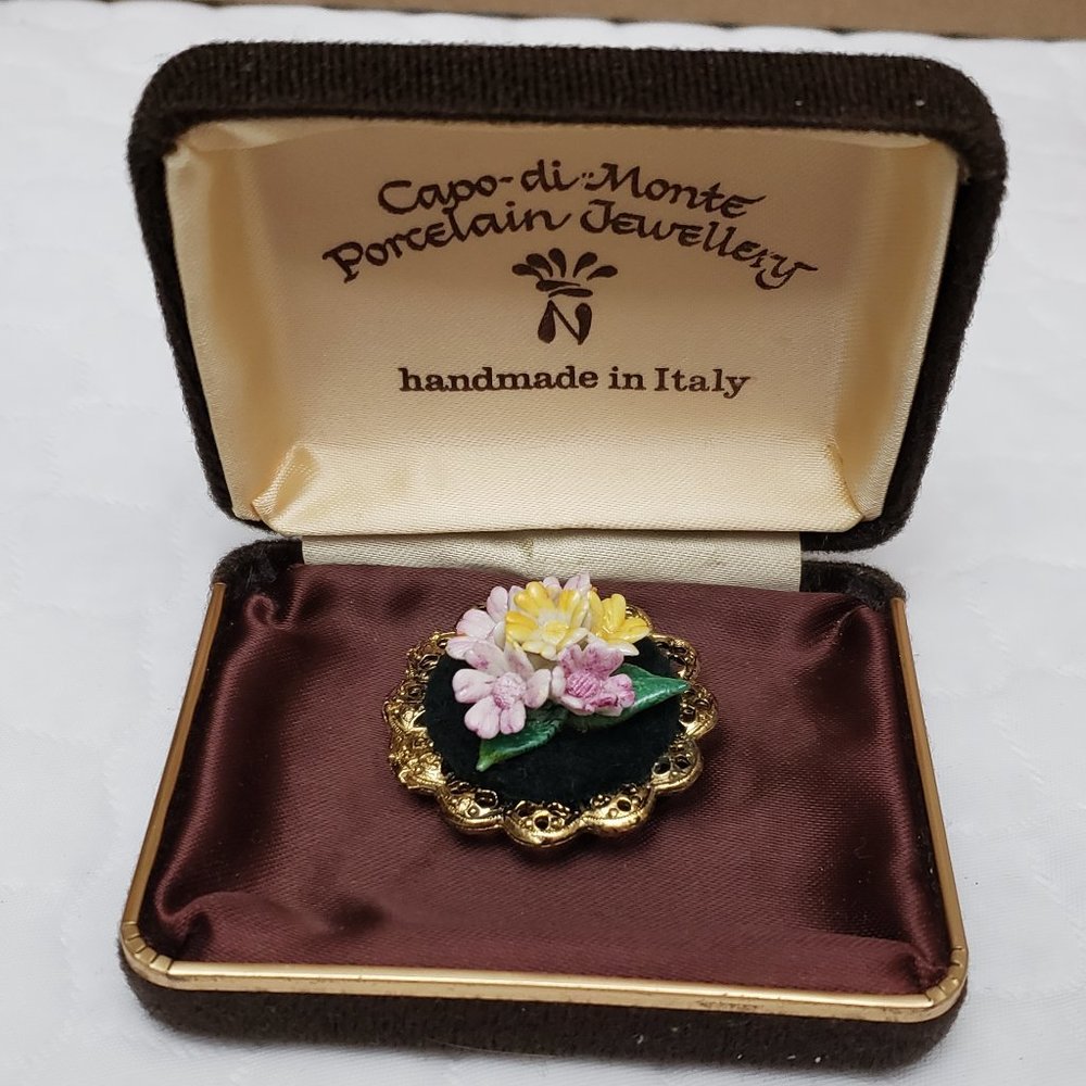 Capo Di Monte Handmade in Italy Porcelain Flower Pendant